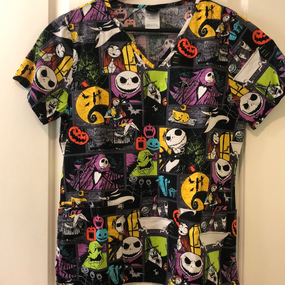 THE NIGHTMARE BEFORE CHRISTMAS Scrub Top, Sz XS